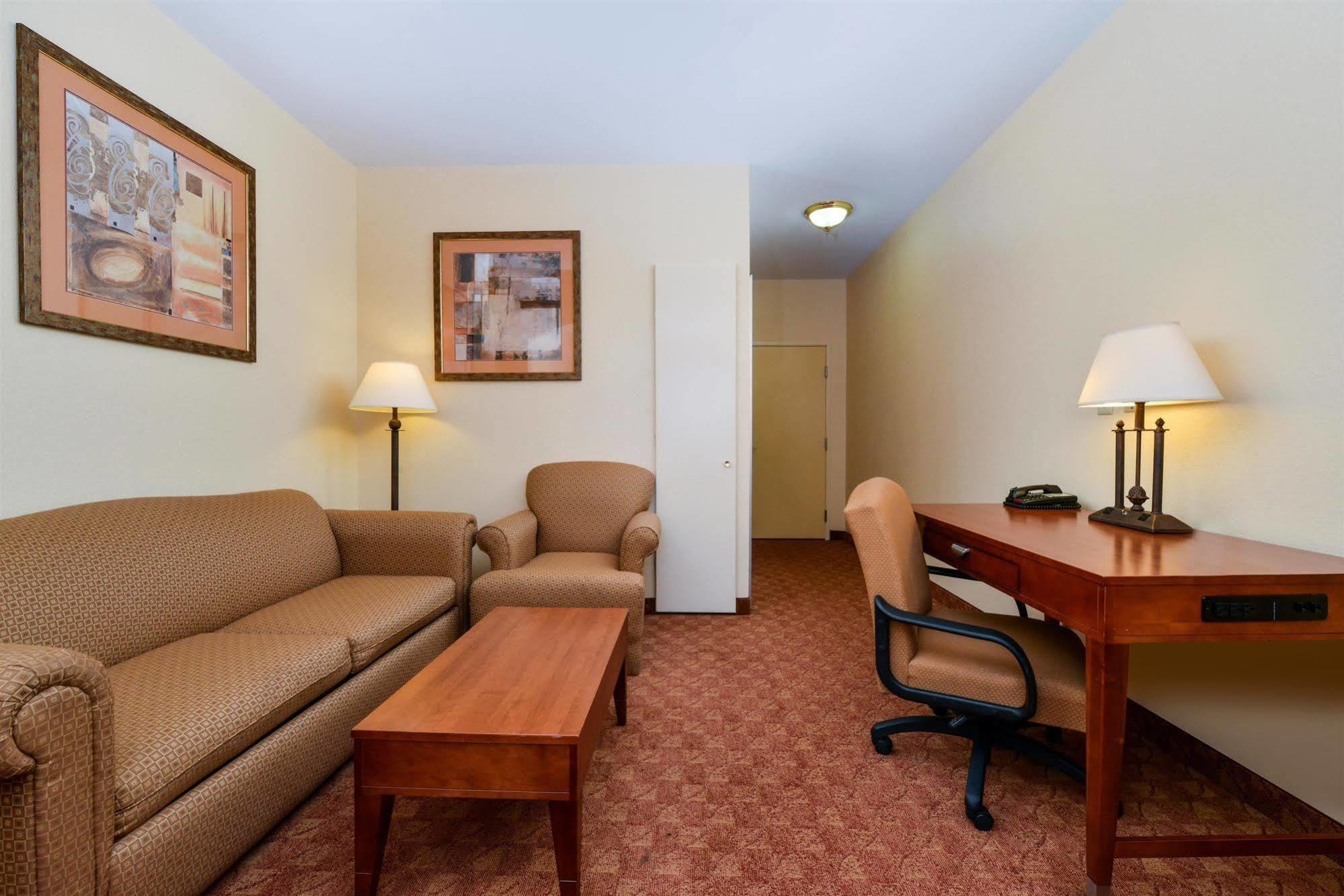 Americas Best Value Inn & Suites-Ливингстън Екстериор снимка