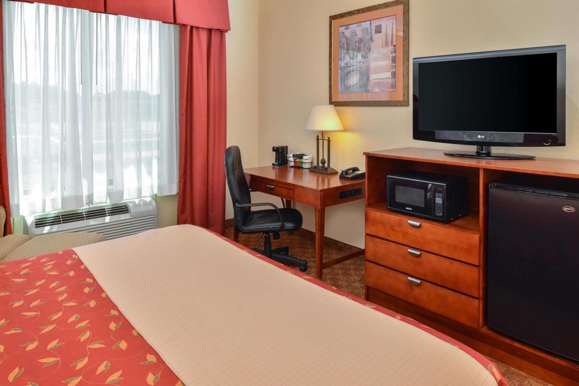 Americas Best Value Inn & Suites-Ливингстън Екстериор снимка