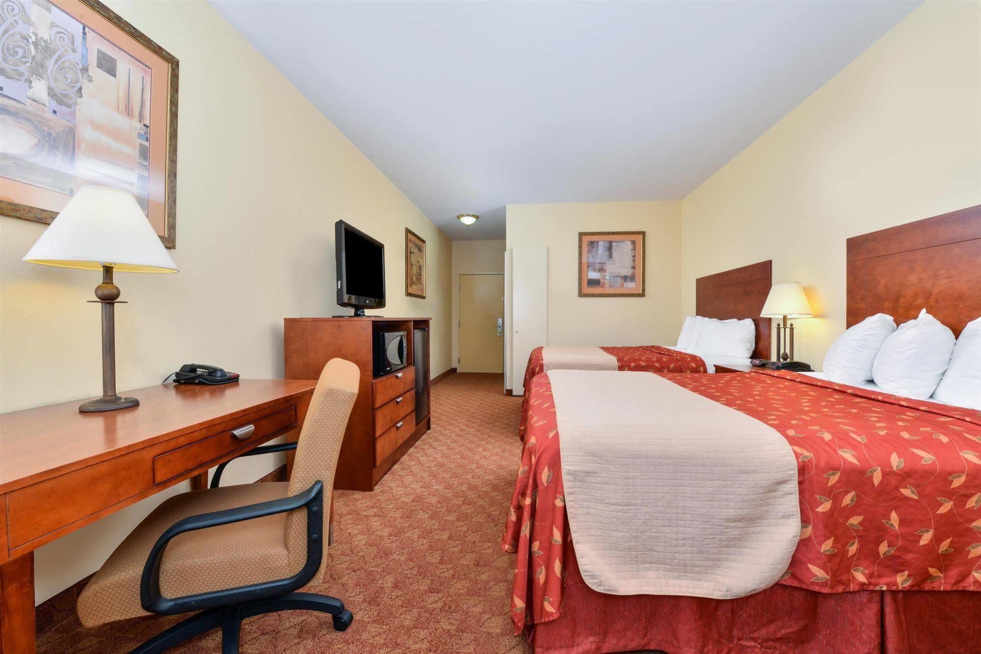 Americas Best Value Inn & Suites-Ливингстън Екстериор снимка